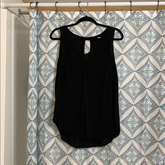 Old Navy Tops - Simple black tank/blouse